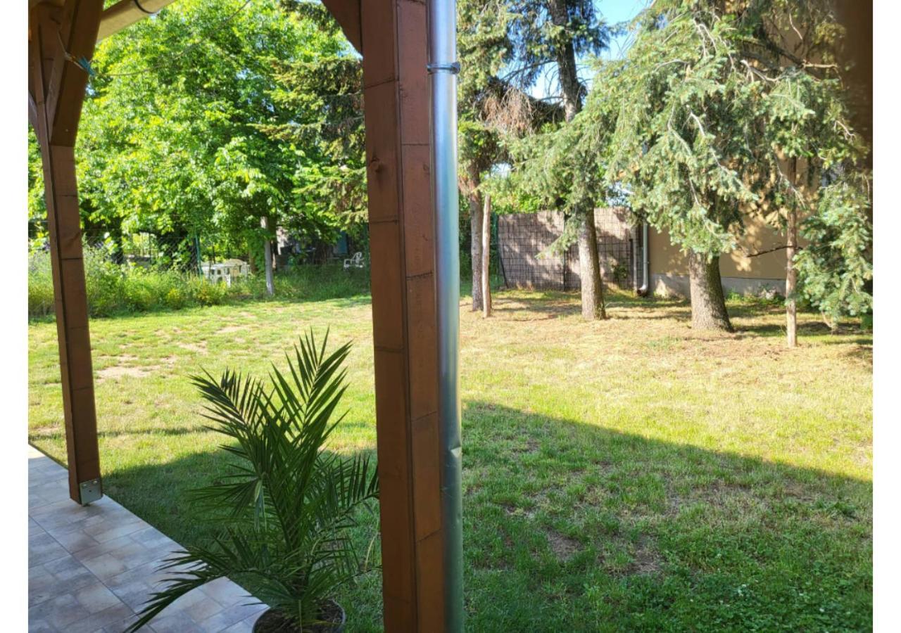 Forras Vendeghaz Apartment Tata Exterior foto