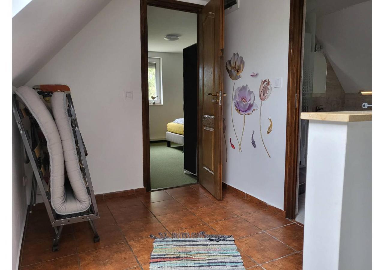 Forras Vendeghaz Apartment Tata Exterior foto